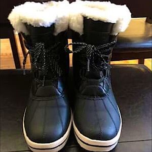 G.H. Bass Snow Boots